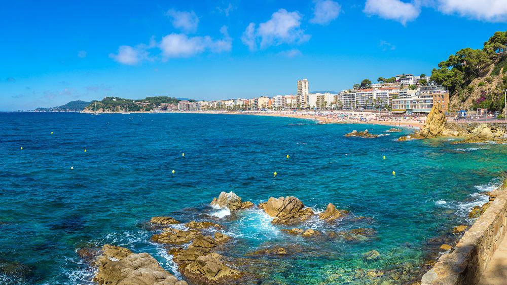 Vacaciones en Lloret de Mar - Lloret skyline