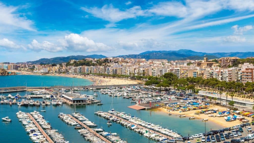 Playa y puerto deportivo Blanes