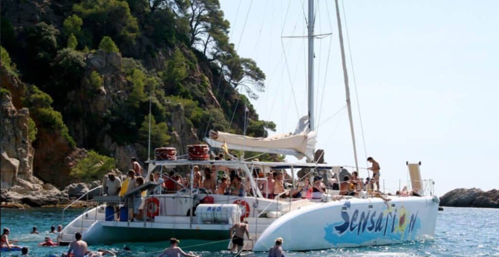 Catamarán en Lloret de Mar - costa de Lloret