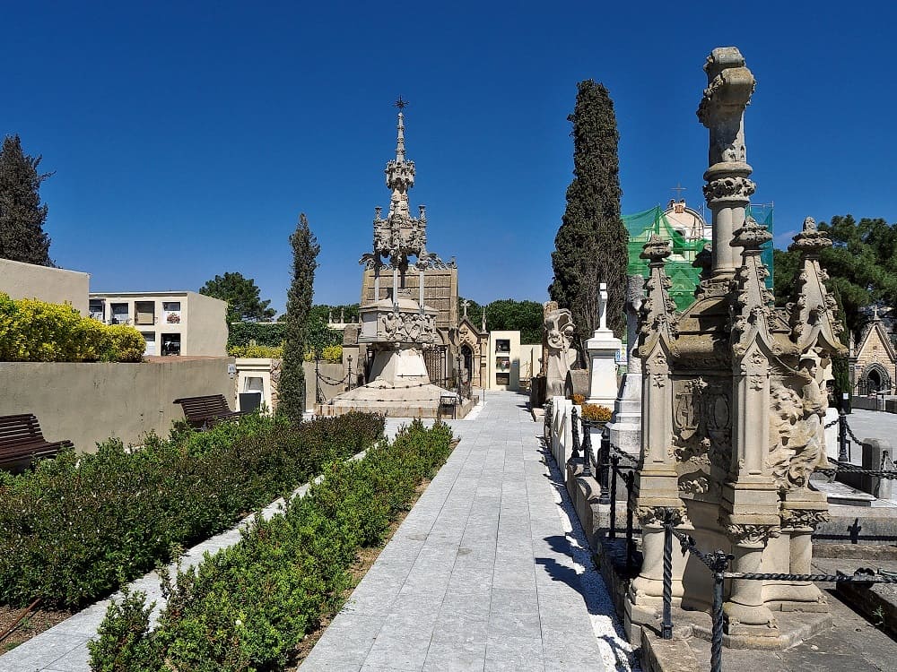 Monumentos en Lloret de Mar - Cementerio modernista