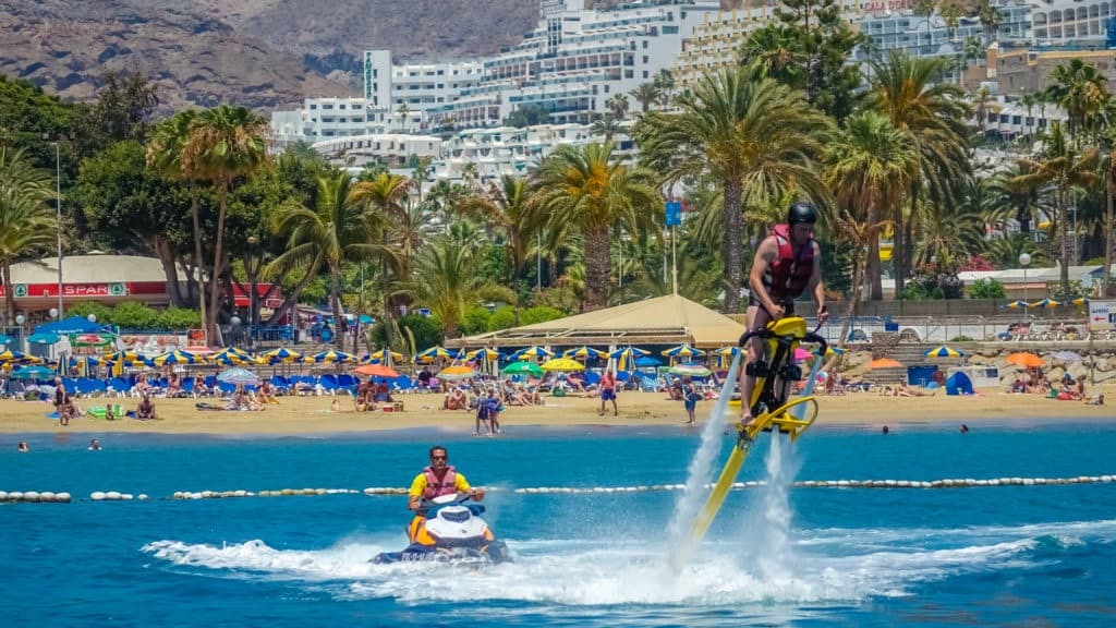 Actividades acuáticas en Lloret de Mar - motos de agua y flyboard